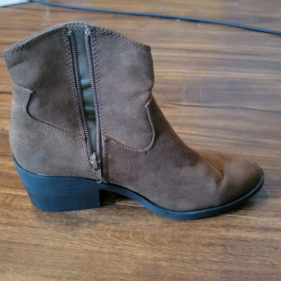 Brown booties - Picture 2 of 4